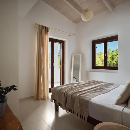 ヴィラ Kalas Seaview Residence, A Serene Sanctuary, By Thinkvilla Keri